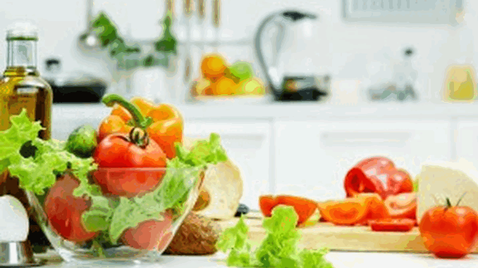 কী খাবেন এই গরমে? গরমে পানিশূন্যতা দূর করবে এই ৫টি খাবার!