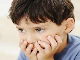 অভিভাবক হিসেবে কিছু কাজ যা বাচ্চাদের সামনে করবেন না